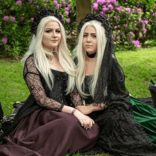 30+ Unforgettable Best Friend Duo Halloween Costumes